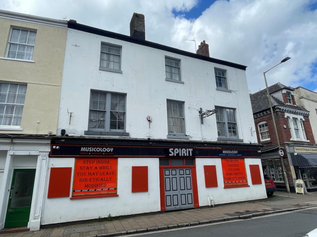 Lot: 90 - HIGH YIELDING FREEHOLD INVESTMENT - Exterior of property